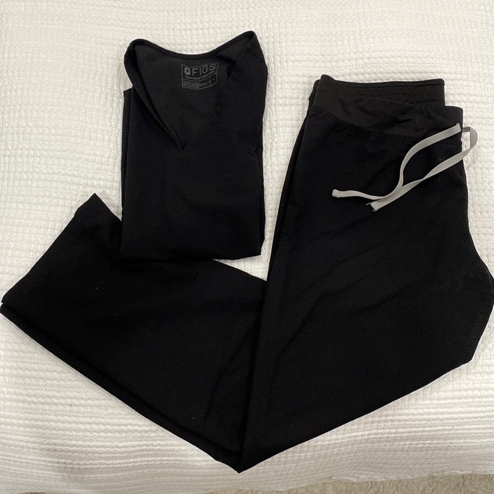 Black Figs Scrub Set L